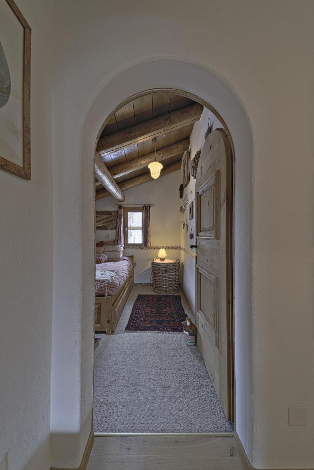 Chesa Brunzigna - Zuoz Apartment Luaran gambar