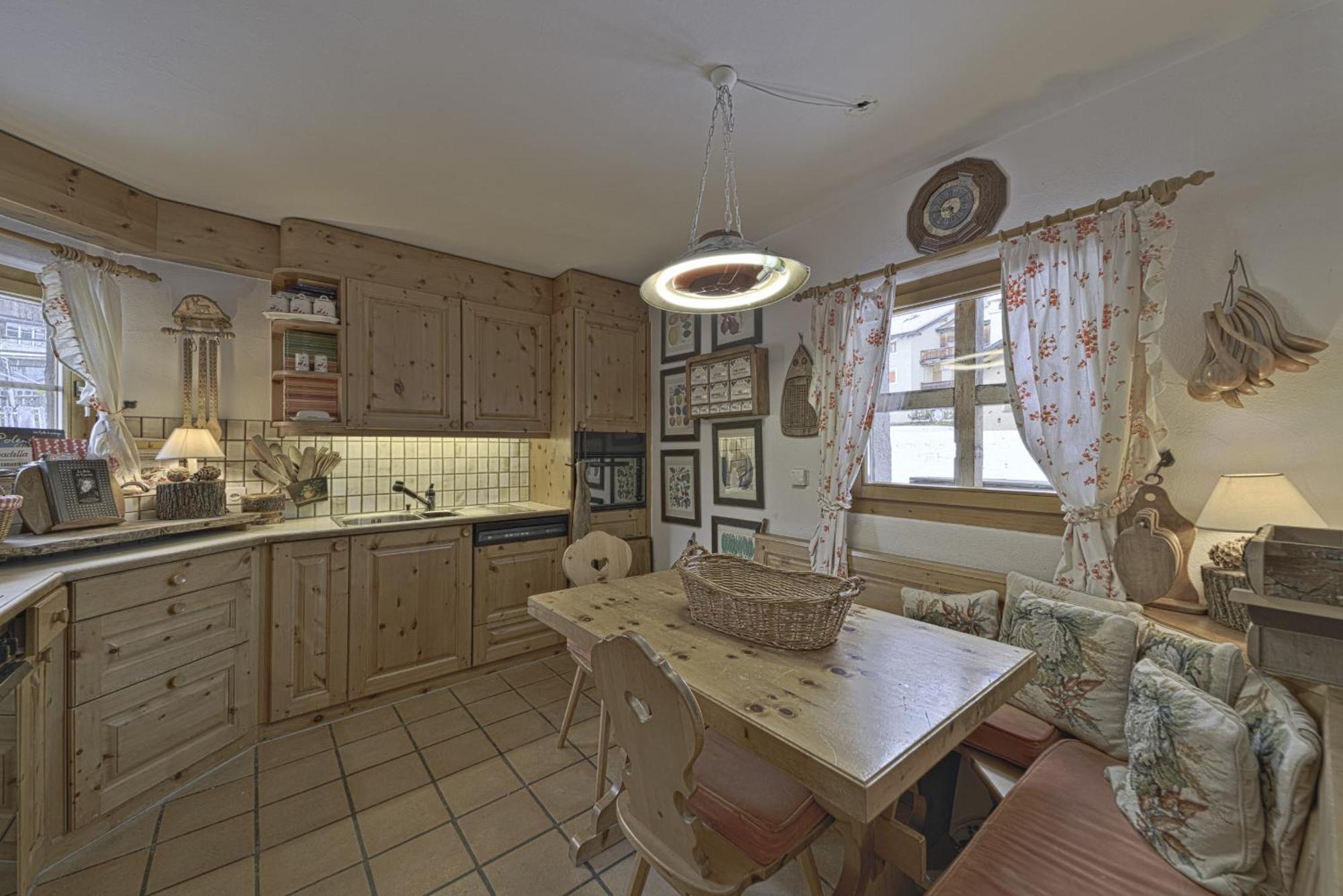 Chesa Brunzigna - Zuoz Apartment Luaran gambar